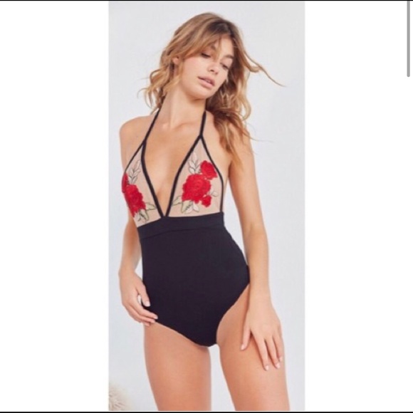 Urban outfitters Embroidered Rose Bodysuit S-NWT - Picture 2 of 9